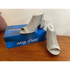 Easy Street Belva Flex Cutout Block‎ Heel Sandal Peep Toe Grey Comfort 10 NEW
